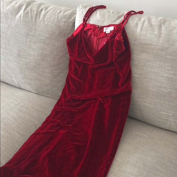 Perfect cocktail dress for holidays! Red, Midi Slip Cocktail Dress, Velvet. New! - Picture 2 of 2